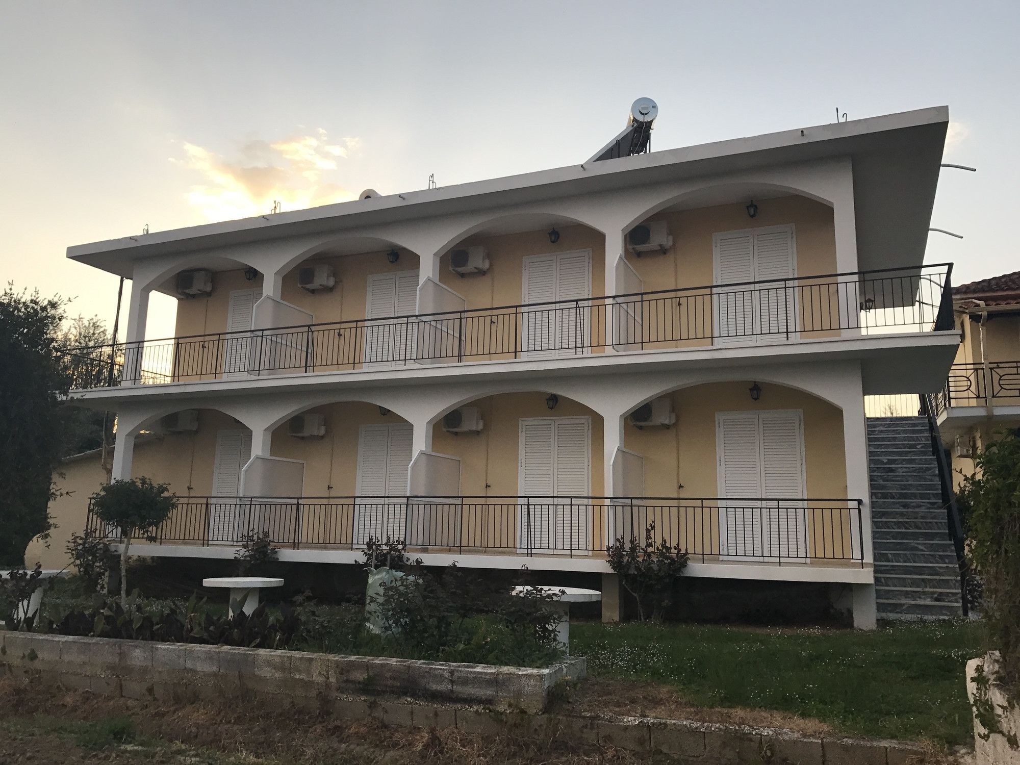 Alexandros Studios Лаганас Екстериор снимка
